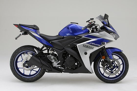 _daisukebe's tweet photo. 最近この初期型R25が欲しいなぁ。
カラーリングカッコいい。

YZF-R25(RG10J) https://t.co/ZiSatS4kzk