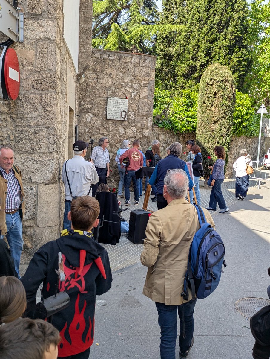VdCCUP's tweet photo. En marxa l'acte d'homenatge a Oriol Solé i Sugranyes en el 50è aniversari del seu assassinat. https://t.co/veTK525pay