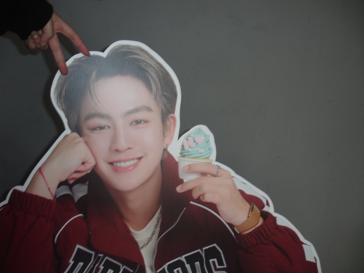 gg 𓈒 — (slow tweet media