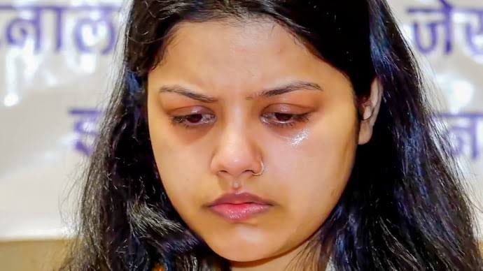 th_anonymouse's tweet photo. Her name is Himanshi Narwal.

She married Vinay Narwal.
Seven days later, she watched him die.

Shot. On their honeymoon.
In the Pahalgam terror attack April 2025.

He was 26.

She became a widow before her wedding bangles had even settled.

India watched her grief.

And when she finally spoke she did not scream. She did not demand blood.

She said - DON’T SPREAD HATE AGAINST MUSLIM AND KASHMIRIS .

That was it.

That one sentence . And the country turned.

Those who claim to be nationalist trolled her , mocked her . 

She was trolled online.
She was character assassinated.

Her grief was questioned.
Her intentions were twisted.
Her loyalty was put on trial.

“Why defend them?”
“Whose side are you on?”
“This is not the time.”

As if humanity needs permission.
As if grief must come with hatred to be acceptable.

The attacks got so vicious
that even the National Commission for Women had to step in and call it out.

It didn’t stop.

Because outrage is louder than empathy.

Because a widow asking for peace
does not fit the script people wanted.

She lost her husband.

And then she was forced to defend how she mourned him.

She did not fight back.
She did not explain.

Because how do you respond
when your pain becomes a public battlefield?

She gave India her husband.

India gave her trolling.
India gave her character assassination.

Her name is Himanshi Narwal.

Remember it.

Because in this country sometimes refusing to hate is enough to make you a target.