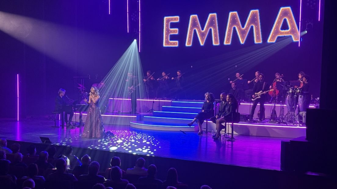 L1_Nieuws's tweet photo. Emma Kok cancelt theatershow in Den Haag https://t.co/g4Dh0P0dRO https://t.co/kHWrk9S1uU