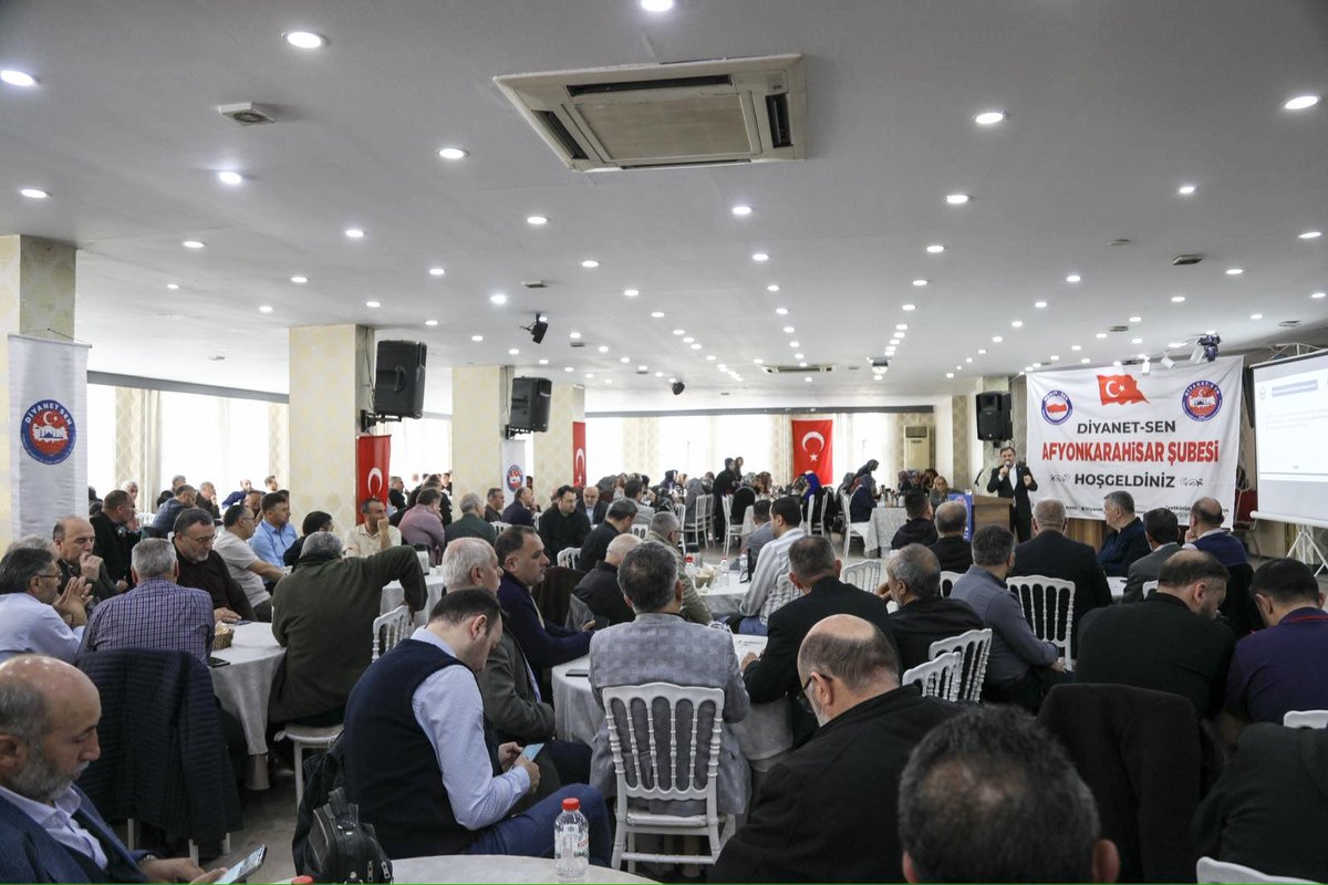 yildizali19's tweet photo. 📍Afyonkarahisar Teşkilat Buluşması… 

📌Sorunu Bilmeden Çözüm Üretemezsin Anlayışıyla: Diyanet-Sen Teşkilat Buluşmamızı, İl Müftüsü Lütfü İmamoğlu hocamız, Memur-Sen İl Başkanımız Ali Keskin, İl müftü yardımcılarımız, diğer sendikalarımızın il başkanları, ilçe başkanlarımız, komisyonlarımız ve üyelerimizin katılımıyla gerçekleştirdik.

🛑 Din görevlilerimizin sorunlarının tespitleri, kazanımlarımız, teşkilatımızın talep ve istekleri konusunda güzel bir buluşma oldu.

🛑Toplantımızın hayırlı sonuçlara vesile olmasını diliyor, mücadele bilinci ve gayretleri dolayısıyla Şube Başkanımız Rahmi Taşkesen şahsında tüm teşkilatımızı ve katılımcıları kutluyorum.