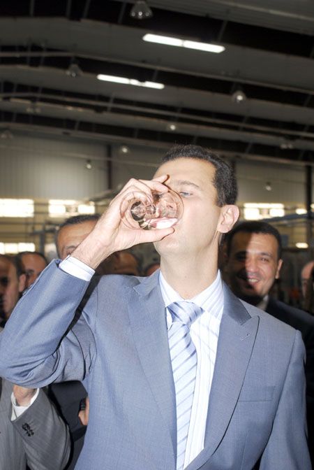 moon_light25525's tweet image. حبيب القلب 🩵 
#moon #bashar #basharalassad #bashar_al_assad 
#بشار_الأسد #بشار