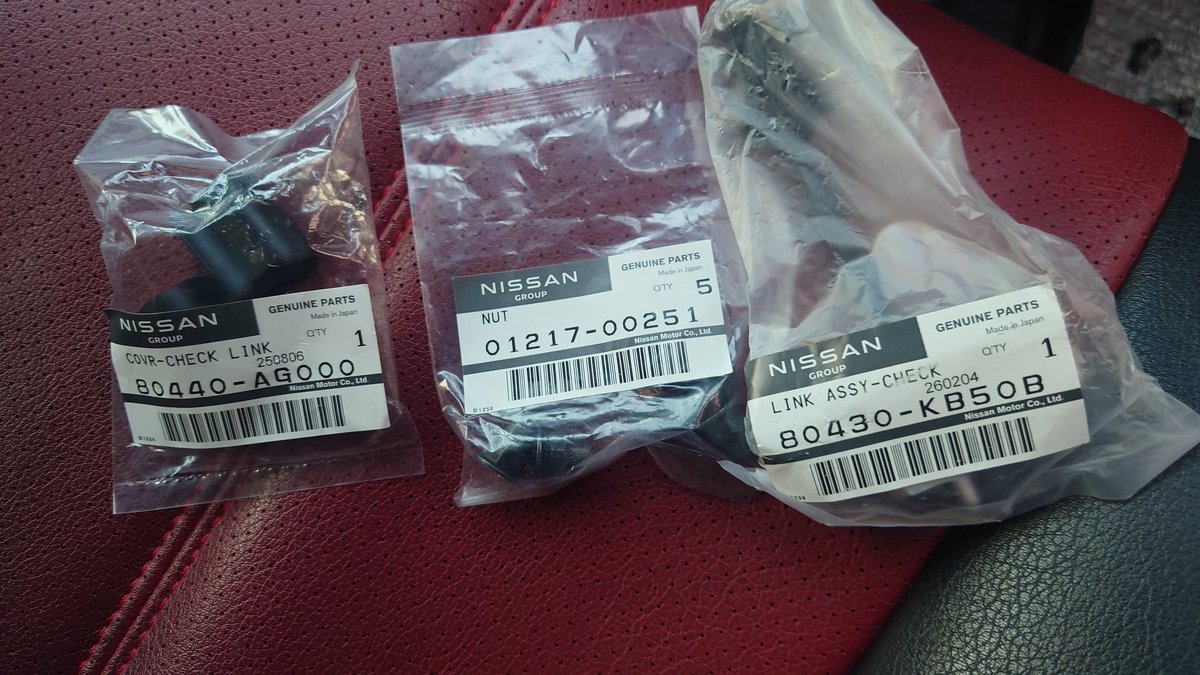 autech15onevia's tweet photo. S15シルビア持病の自動ドア対策
巷で流行りのR35のチェックリンクに交換。

モノタロウで全部で￥3,000で気持ちよくなれます🫰😎 https://t.co/HyZpJ403NE