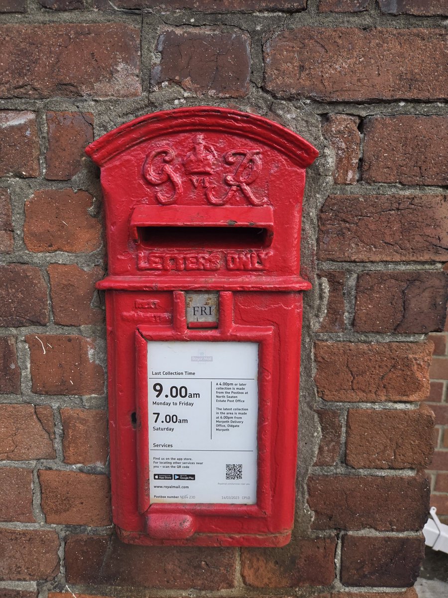 RoadsignReport1's tweet photo. A beautiful find here for today's #PostboxSaturday in the lovely #Newbiggin-on-the-sea #Northumberland @letterappsoc #letters https://t.co/83aYRaA2eh