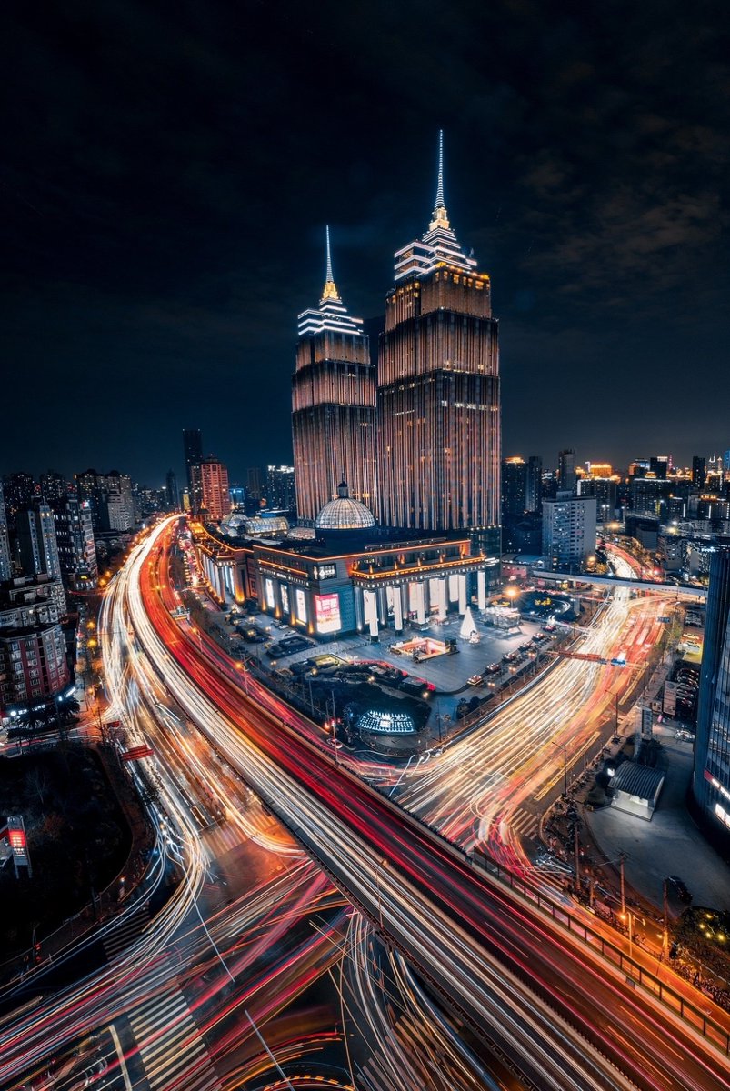 LiveinXiQing's tweet photo. Night in Shanghai. https://t.co/M2Sp3Tfye8
