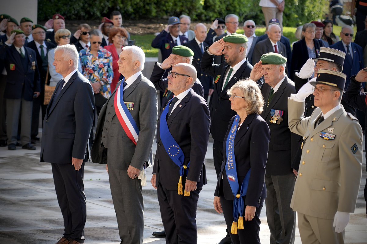 Pr. Laurent Castillo tweet media