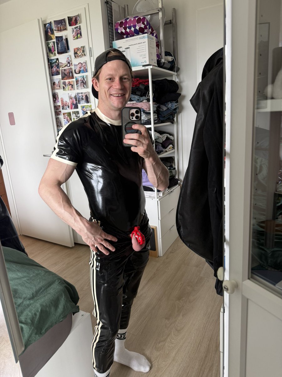 Slave Phi tweet media