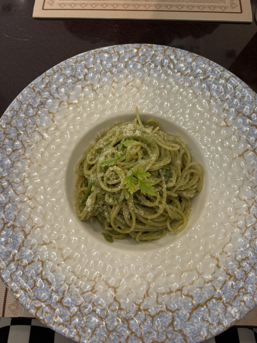 Haribo_soup's tweet photo. 今日の昼、行きたかった焼肉屋が閉まってたから上の階のパスタ屋行ってみた。
エレベーター開いたとき結婚相談所かと思ったよ…
パスタは美味しゅうございました🍝 https://t.co/pXyQl7Shb7