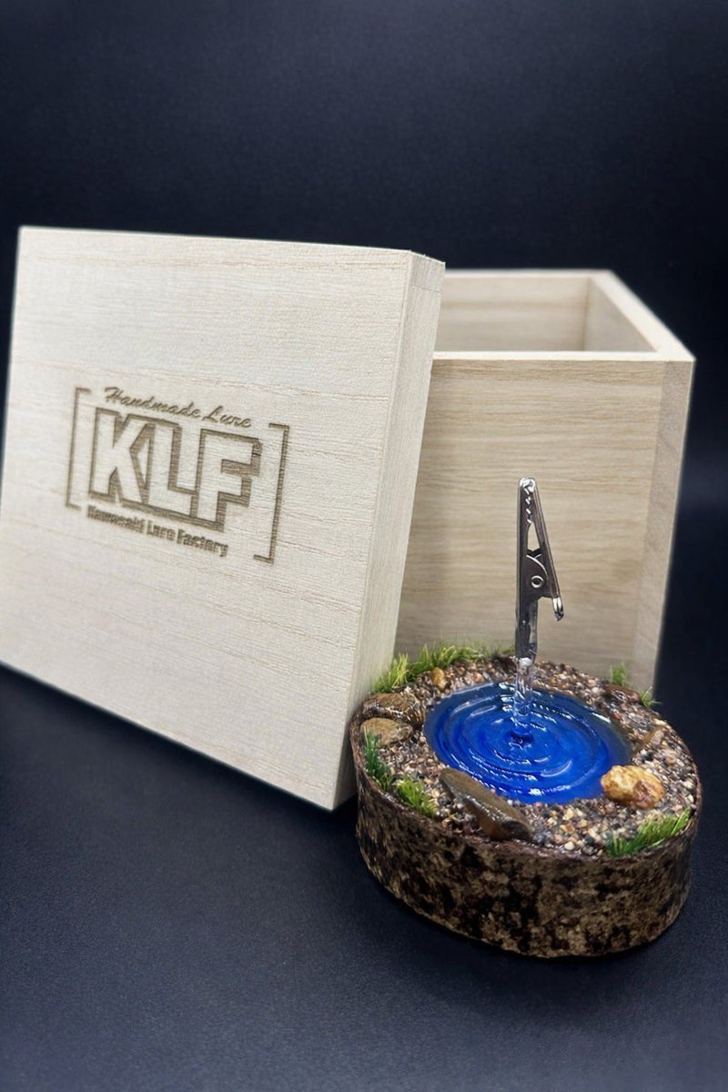 KLF_Japan_made's tweet photo. 【レーザー彫刻✨】
たまに投稿に登場する、KLFロゴの入った木箱やプレートの加工を行なっているマシンです🤗
CNCは未だ置物ですが、こいつは何とか使いこなせています😂😇
#ハンドメイド
#レーザー彫刻
#レーザー加工
#lasercutting
#lasermachine https://t.co/siOZiW5x1v