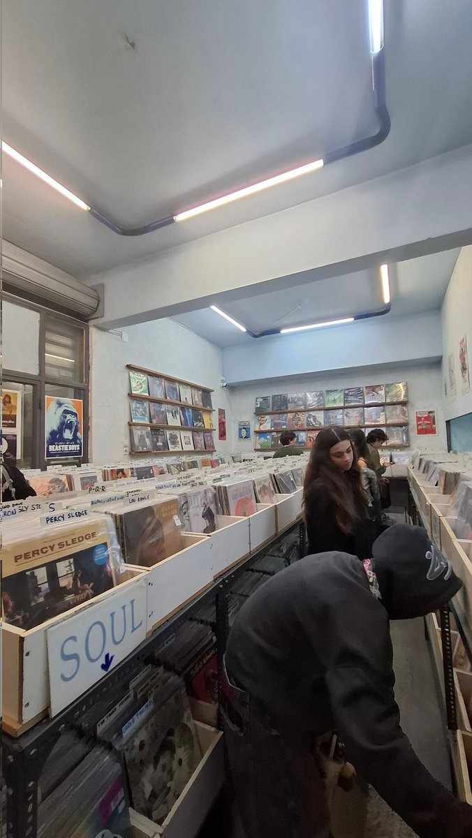ActivistOfMusic's tweet photo. Soul searching.
#Cratedigging #VinylStore #Saturdayvibes https://t.co/V0ZSuq1AmR