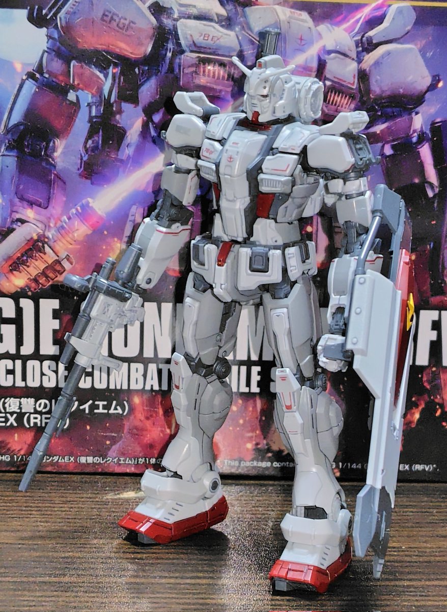tomoakiplus's tweet photo. ガンダムEX完成〜
netflixのガンダムですね

腕が少し長めでアンバランスなとこが悪魔感が出てますね
netflixでみないと。。。

＃ガンプラ
#ガンプラ好きと繋がりたい
#ガンプラの画像を貼るとRTされると聞いて
#復讐のレクイエム https://t.co/2J4K5UIwjV
