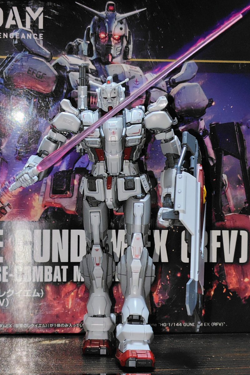 tomoakiplus's tweet photo. ガンダムEX完成〜
netflixのガンダムですね

腕が少し長めでアンバランスなとこが悪魔感が出てますね
netflixでみないと。。。

＃ガンプラ
#ガンプラ好きと繋がりたい
#ガンプラの画像を貼るとRTされると聞いて
#復讐のレクイエム https://t.co/2J4K5UIwjV