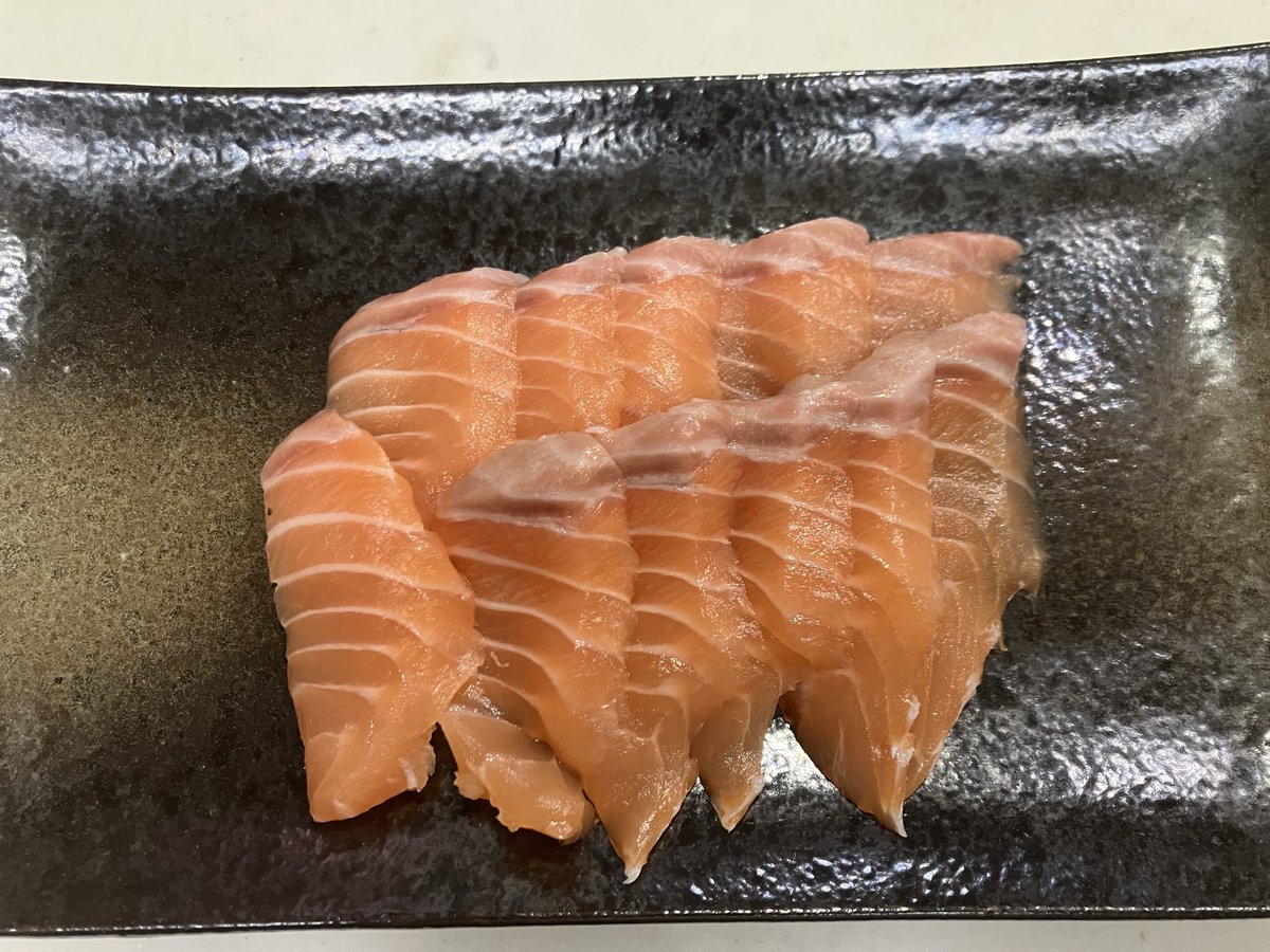 釣果とは関係ないけど漬け丼と海鮮丼になれなかったサーモン刺身😅