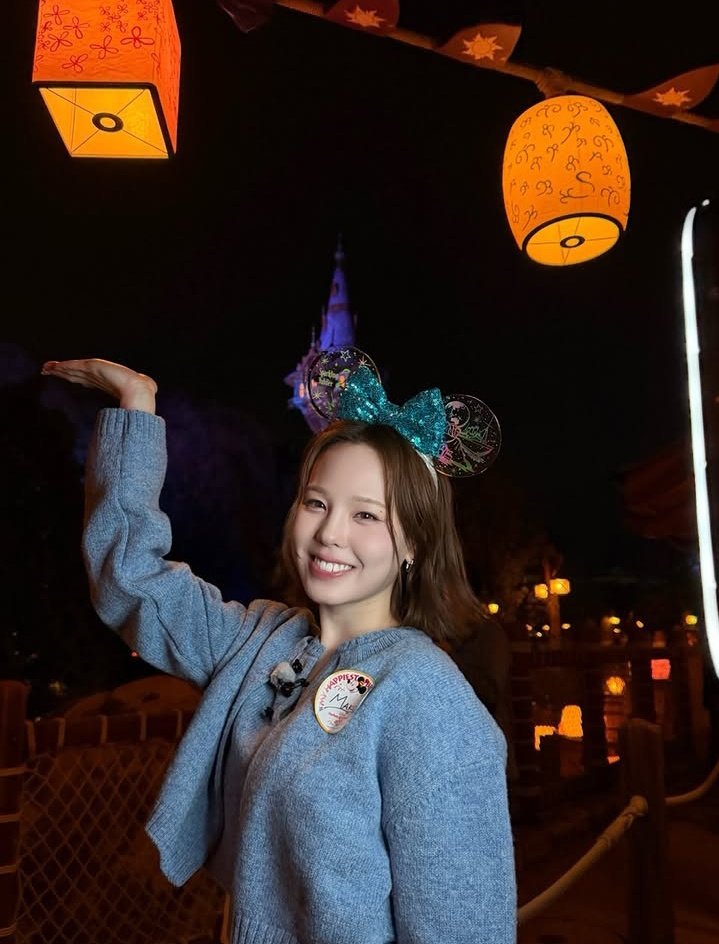 9NiziUglobal's tweet image. 260418| Mako (@/mako_koma_y) Instagram Update! (1/4)

Congratulations on the 25th Anniversary of Tokyo DisneySea!🎊

I went to DisneySea for Saturday Plus  shoot with Riku!!
We were with Mr. Yamazaki, and it was such a fun day!!
+

#MAKO #NiziU #ニジュー #니쥬