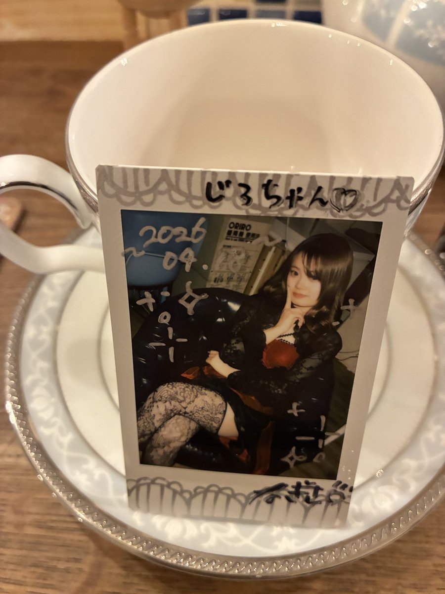 じろう tweet media