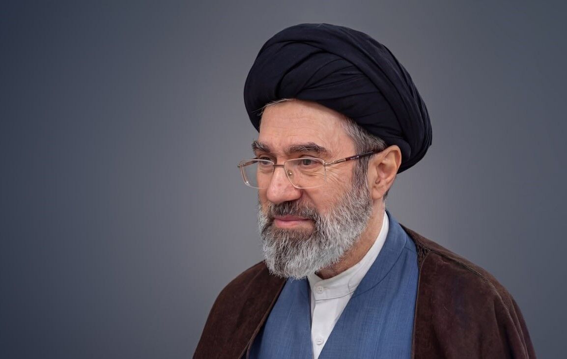 ایرانی فوج بہادری سے ملک کا دفاع کر رہی ہے
 تہران (IRNA) مسلح افواج کے کمانڈر انچیف نے آرمی ڈے کے موقع پر اپنے پیغام مین کہا ہے کہ  ایرانی فوج پچھلی دو مسلط کردہ جنگوں کی طرح بہادری کے ساتھ ملک کے پانیوں، زمین اور پرچم کا دفاع کر رہی ہے۔
ur.irna.ir/news/86130640/