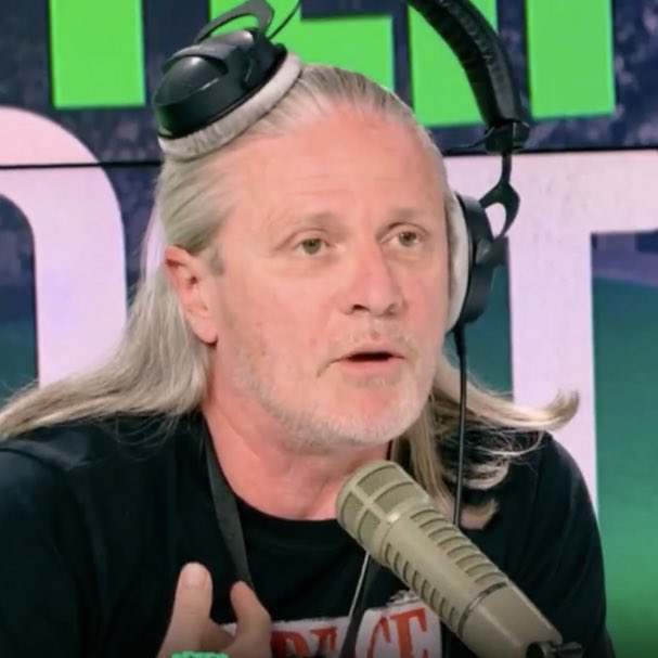 Vibes Foot tweet media