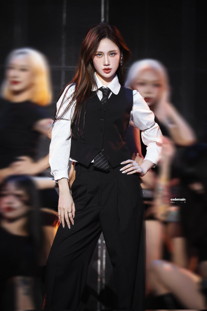 codomain·叶芷妤 tweet media