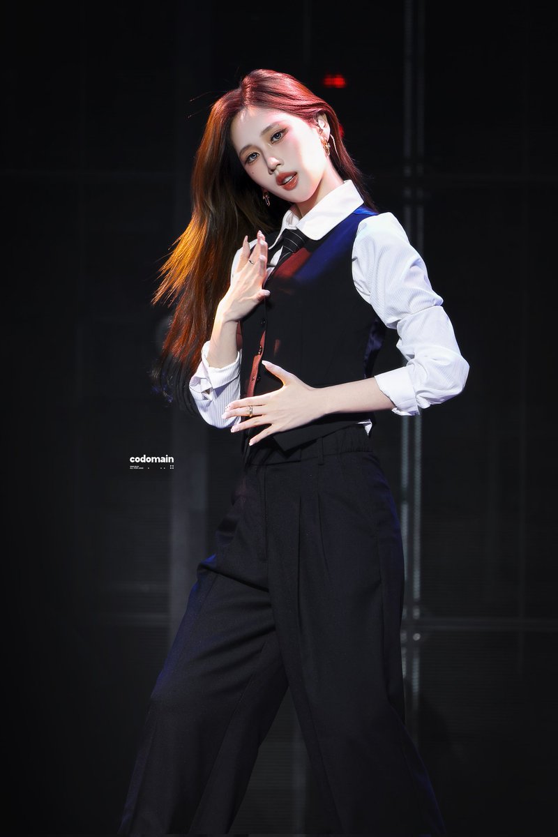 codomain·叶芷妤 tweet media