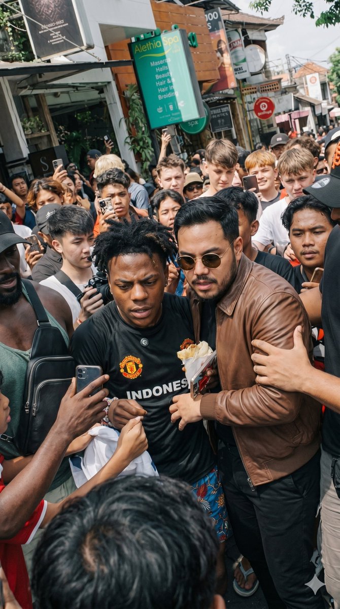 Tukang.Bikin.Gambar.AI tweet media