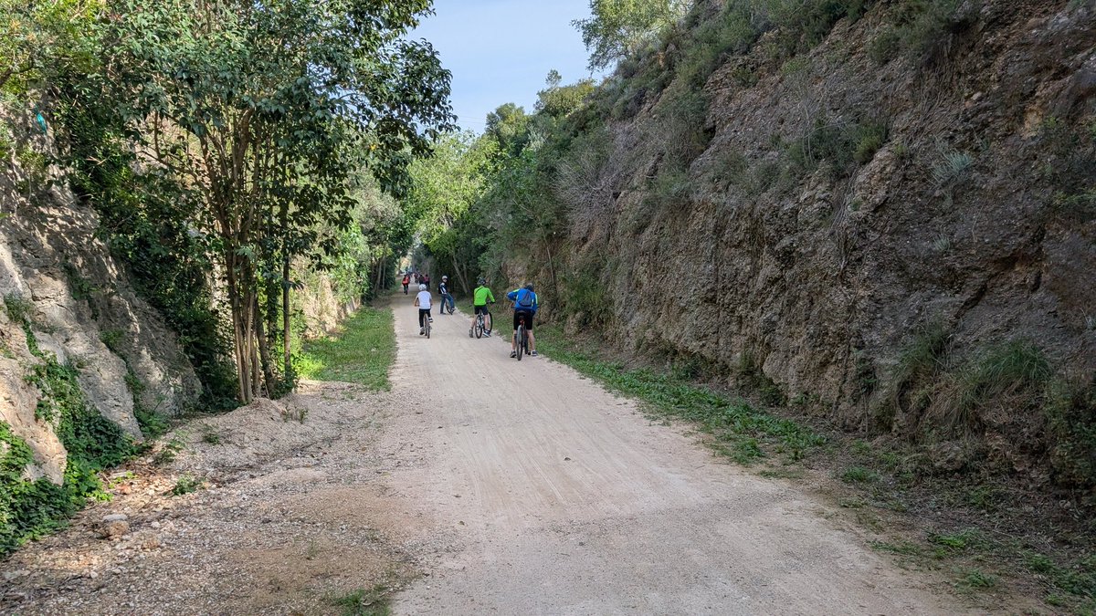 viureenbici's tweet photo. Queda inaugurada la #viaverda #valdezafan , una infraestructura que transformarà el territori i suposarà un nou impuls pel turisme i la mobilitat quotidiana 
A gaudir-la!!!
@ajamposta @Dipta_cat @FEMBiciCat https://t.co/R7Qw0LzV7W