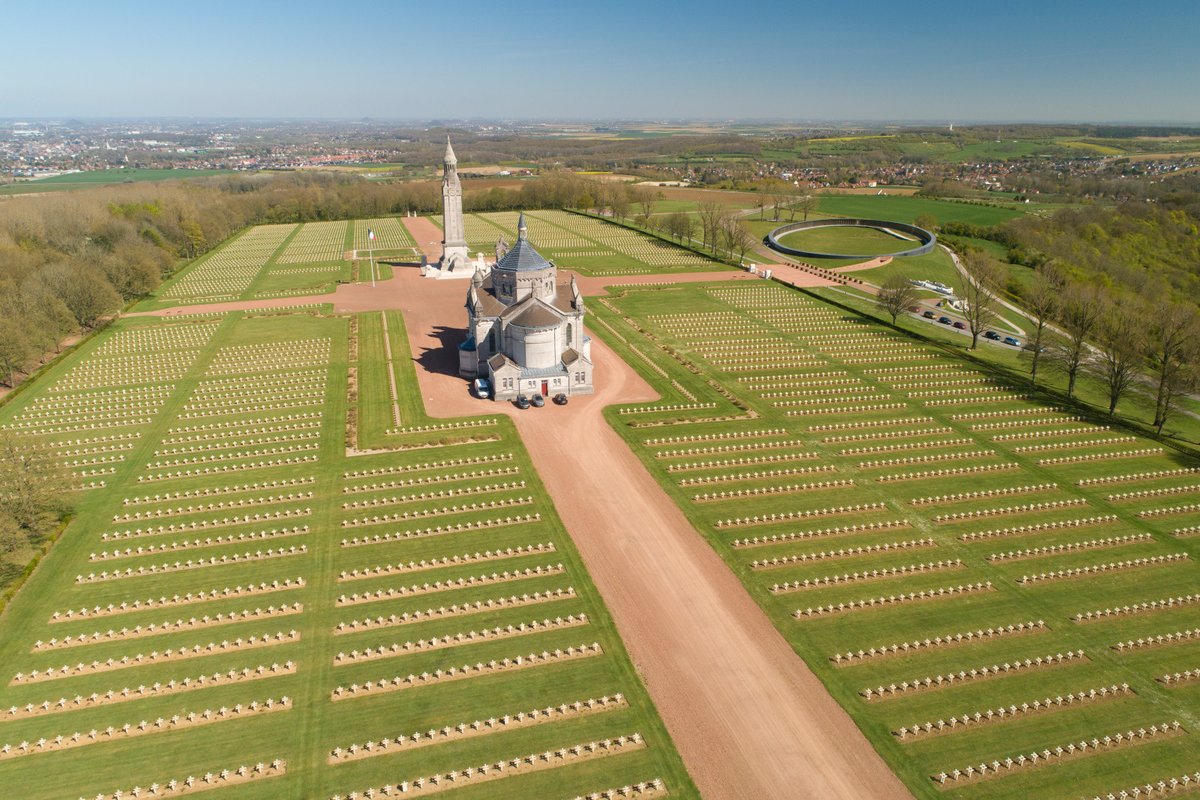 pasdecalais62's tweet image. 🕯️ La Mission Patrimoine de la Première Guerre mondiale dévoile son nouveau #logo dédié aux sites #funéraires et #mémoriels inscrits sur la liste du patrimoine mondial de l’#UNESCO ➡️ Un signe de reconnaissance que le Département est fier de soutenir
ℹ️ f.mtr.cool/rjmxsbcmiz