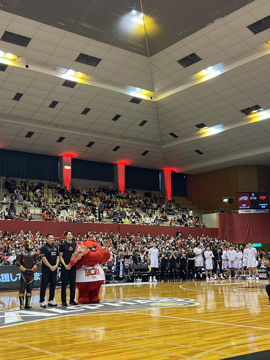 coco_bask's tweet photo. 祥平さんは本当にたくさんの人に愛されてる😌🤍
改めて、今シーズンこそ優勝したい！！

#アルバルク東京 https://t.co/xv5yEDp0Yq
