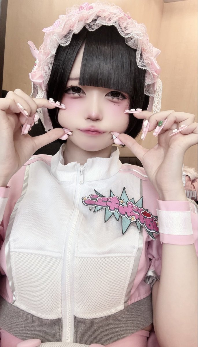 悩内めろ【ばたんキュン】 tweet media