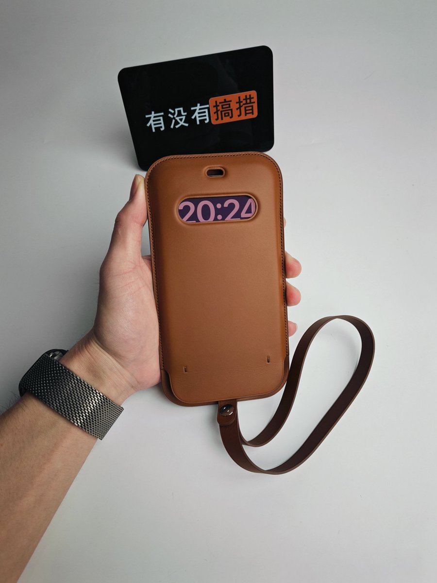 关于iPhone Air能用12ProMax的保护套的这个事情  我试了下 确实可以 而且还很不错  甚至弹窗颜色都是一致的 视窗也能用  [允悲]  系统底层代码看来是没改  还留在系统里面  关键是NFC识别弹窗也没变  让机器能识别出来也是无敌了  简直笑死