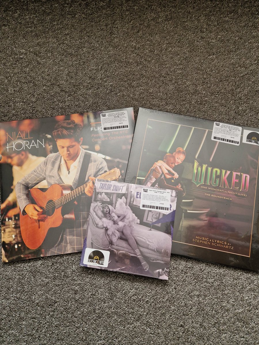evermorech's tweet photo. The goods have been secured!  #RSD26 https://t.co/FxwYpCJLtP