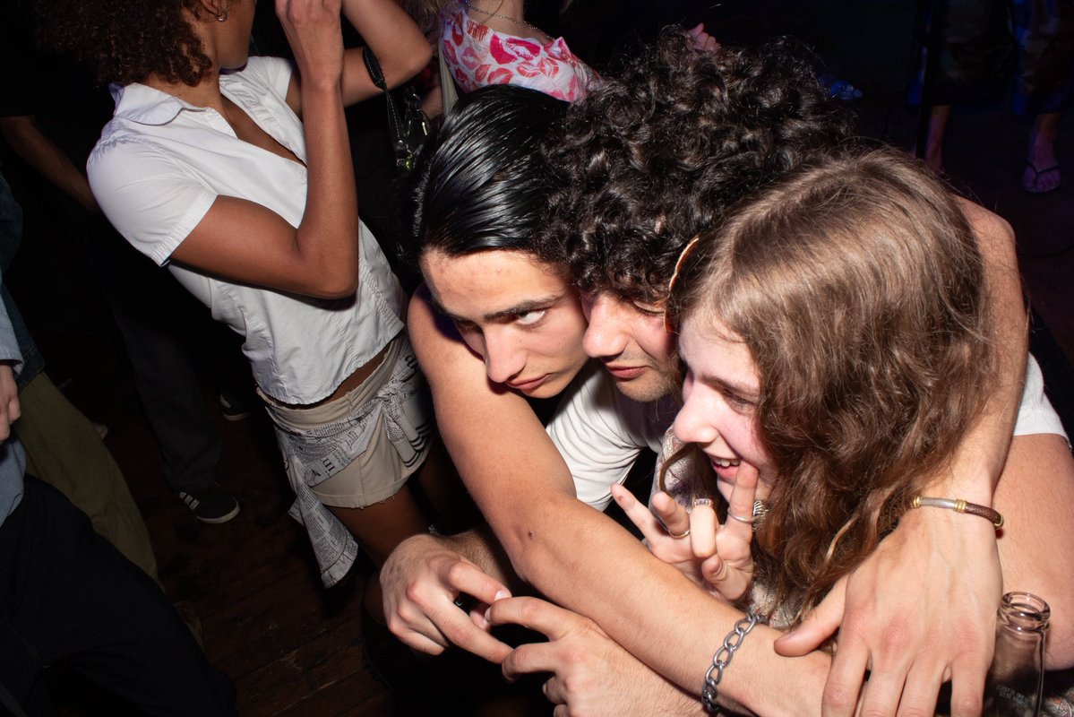 conceal updates tweet media