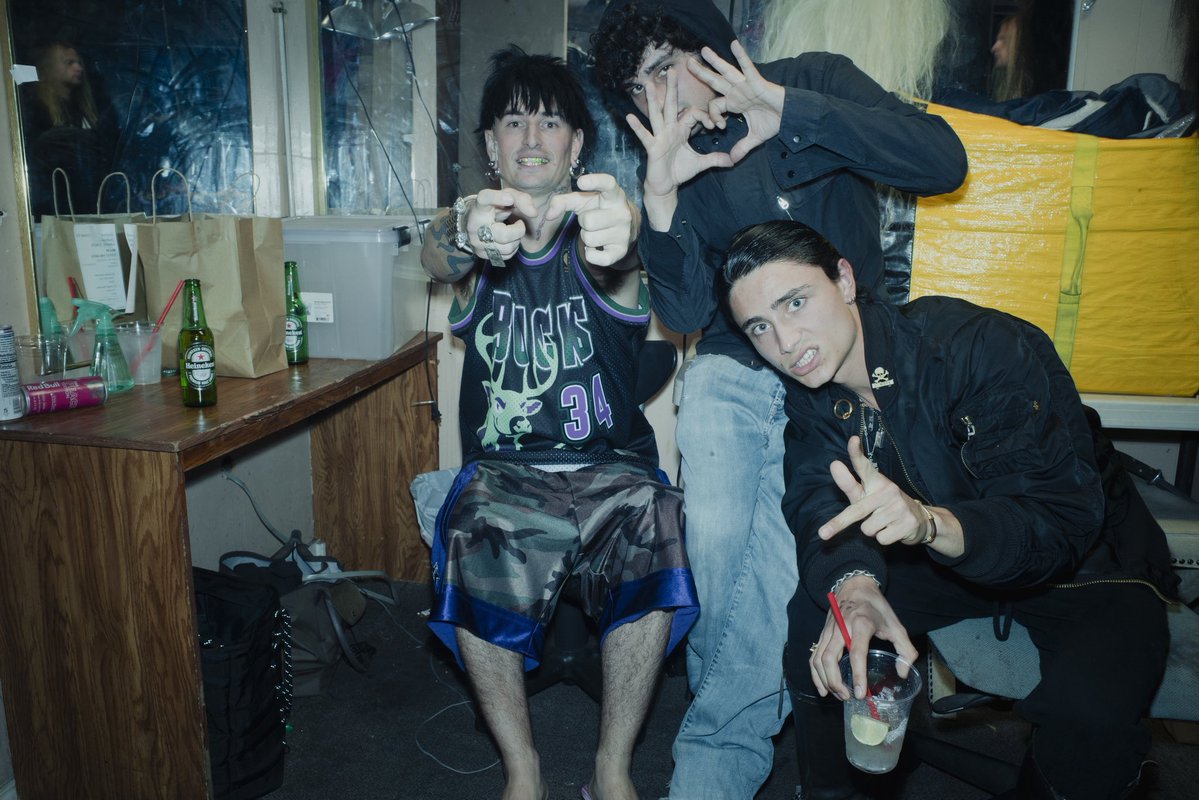 conceal updates tweet media