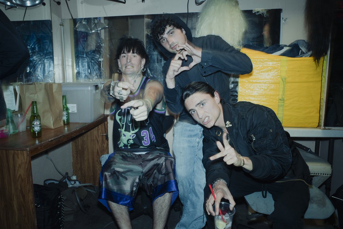 conceal updates tweet media