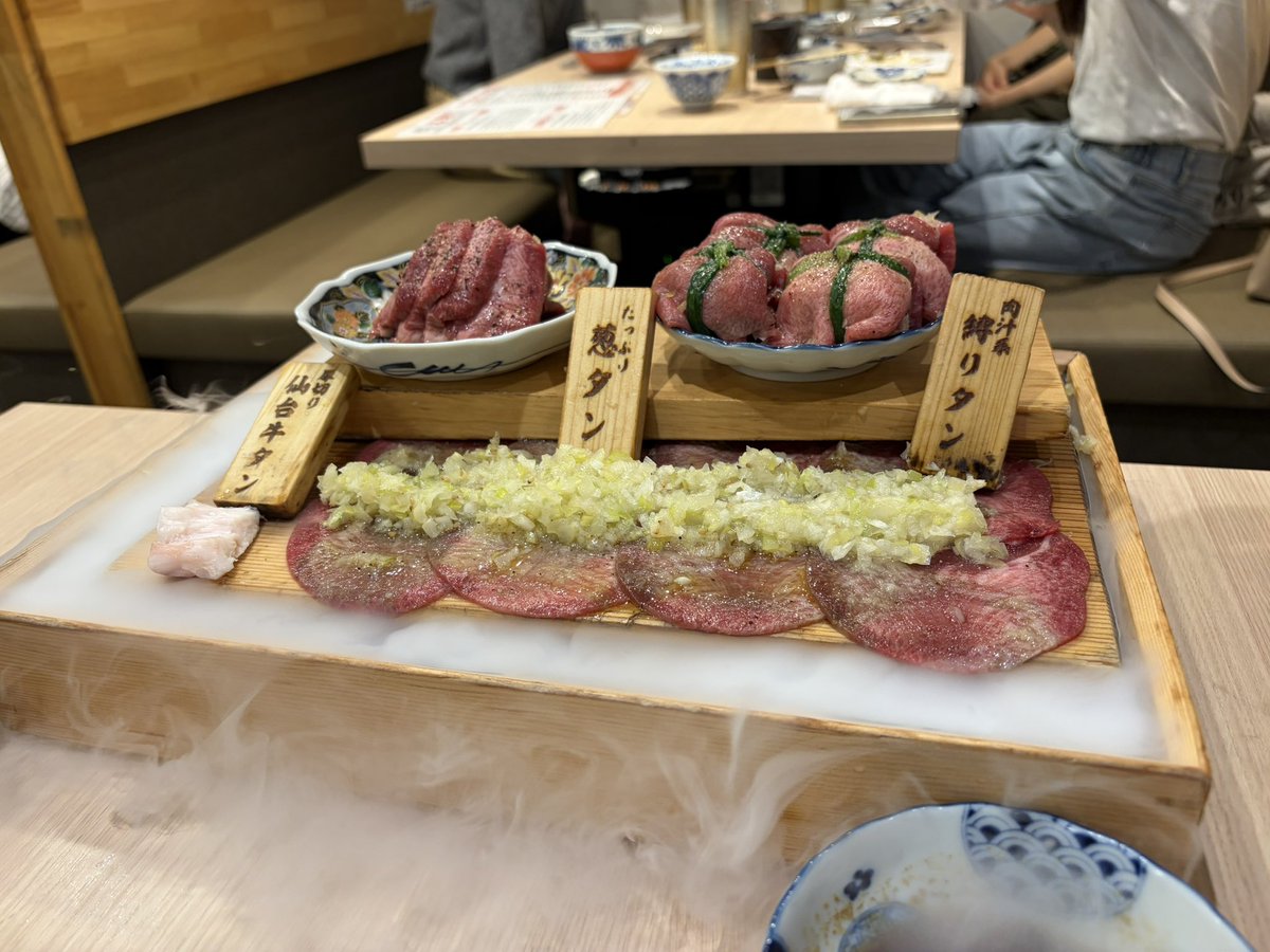 じろぺっこ tweet media