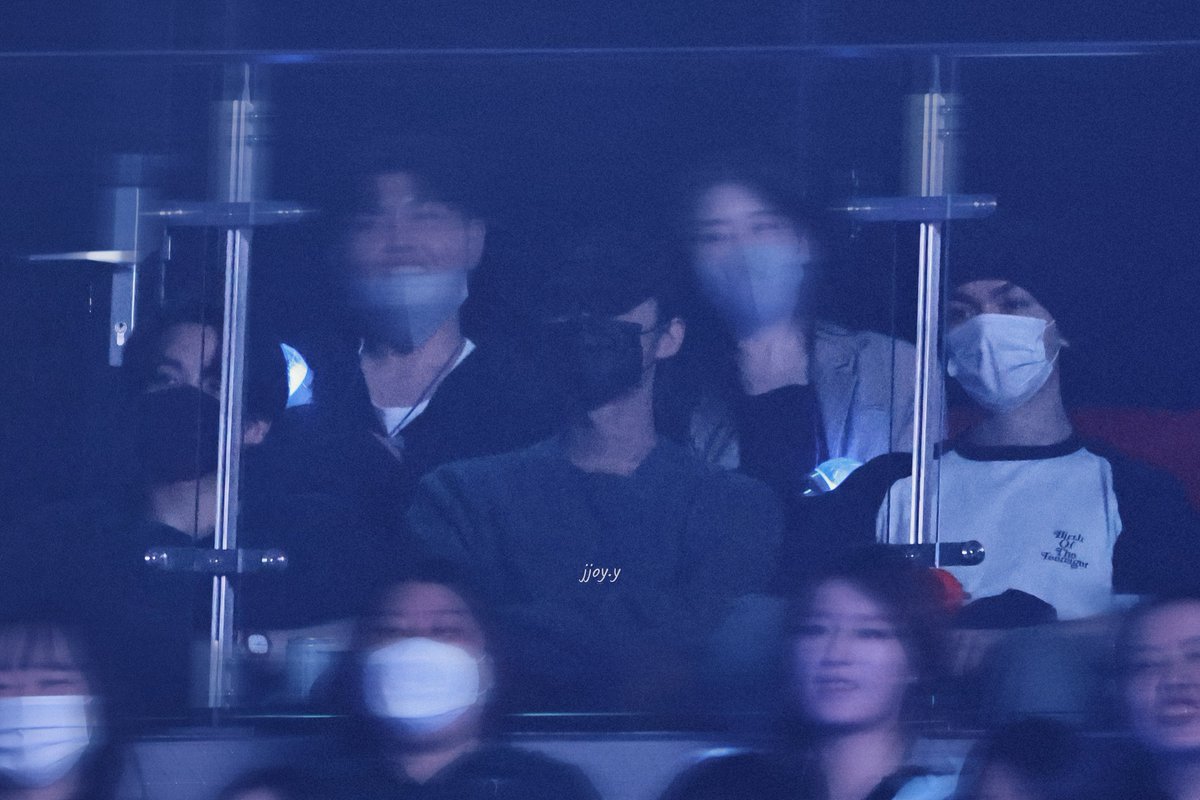 ⋆𐙚₊˚rria tweet media