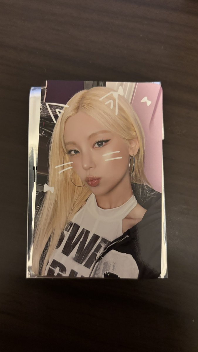 ꧁ 즈즈 ꧂ tweet media