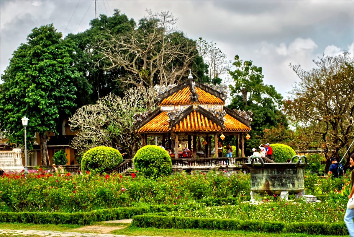 Visiting the Palace that rose from the ashes 🇻🇳

In 1968 the Kien Trung Palace in Huế was shattered.
Today, it stands as a breathtaking symbol of rebirth

Watch it here: youtu.be/WzFH41odnZc

#Vietnam #Hue #Travel #Motorbike #History #RenOverSea #BorderlineOdyssey