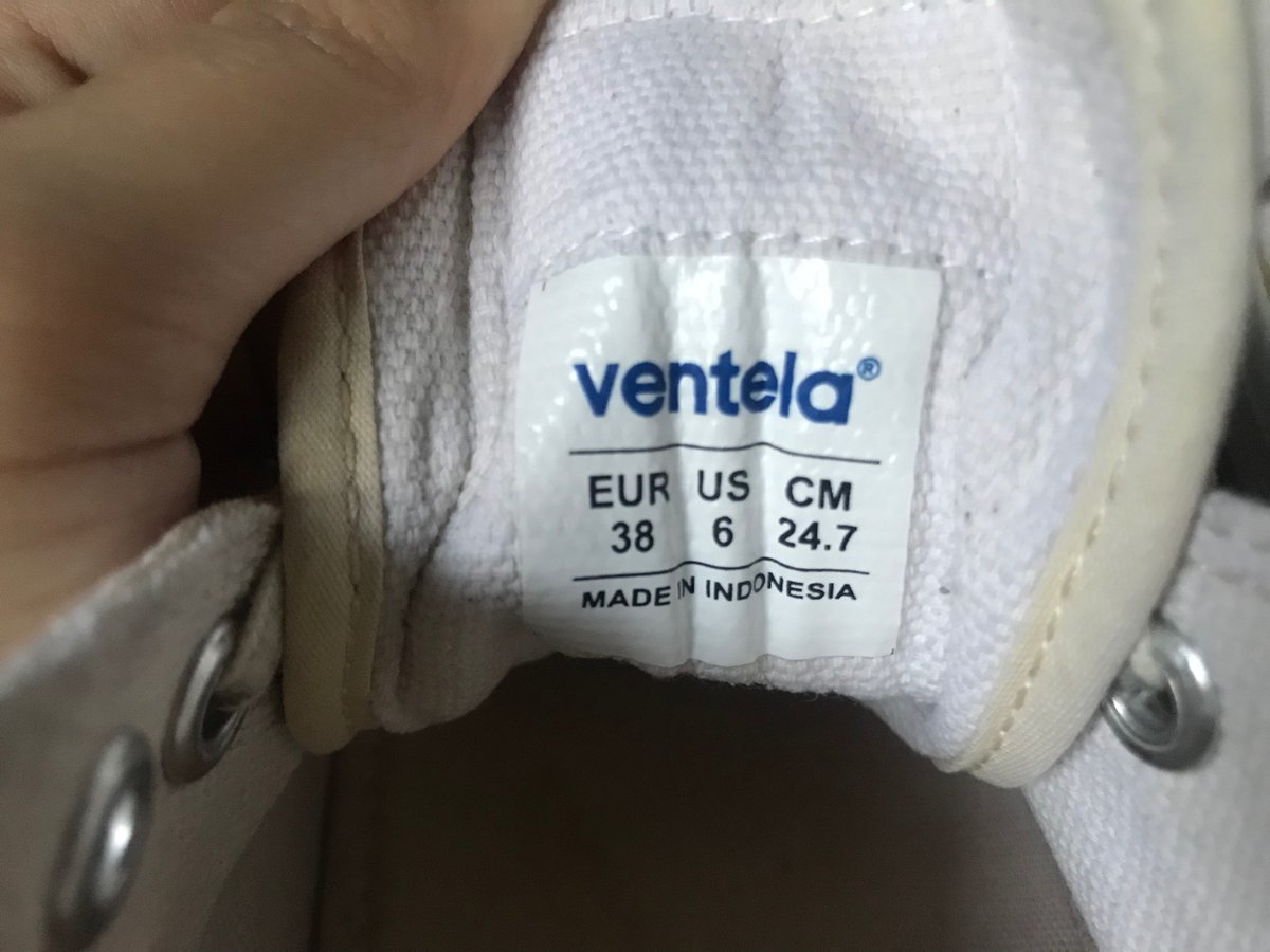 ketiwaw__'s tweet image. wts sepatu ventela public low cream

💵 100k
👟 ukuran 38
☑️ 10x pemakaian
➖  warna pudar (dicuci pake pasta gigi)

#jualsepatu #ventela #second #original #sepatu #murah