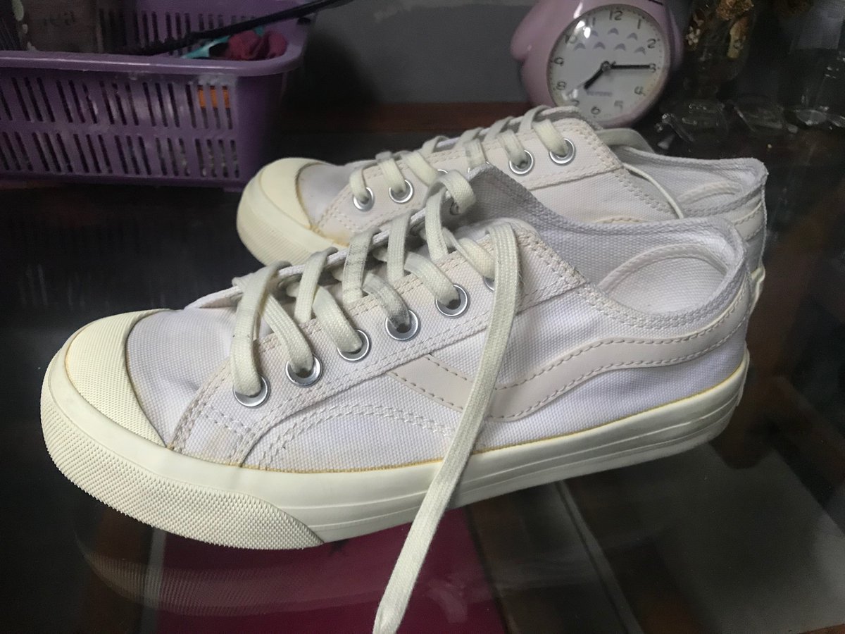 ketiwaw__'s tweet image. wts sepatu ventela public low cream

💵 100k
👟 ukuran 38
☑️ 10x pemakaian
➖  warna pudar (dicuci pake pasta gigi)

#jualsepatu #ventela #second #original #sepatu #murah