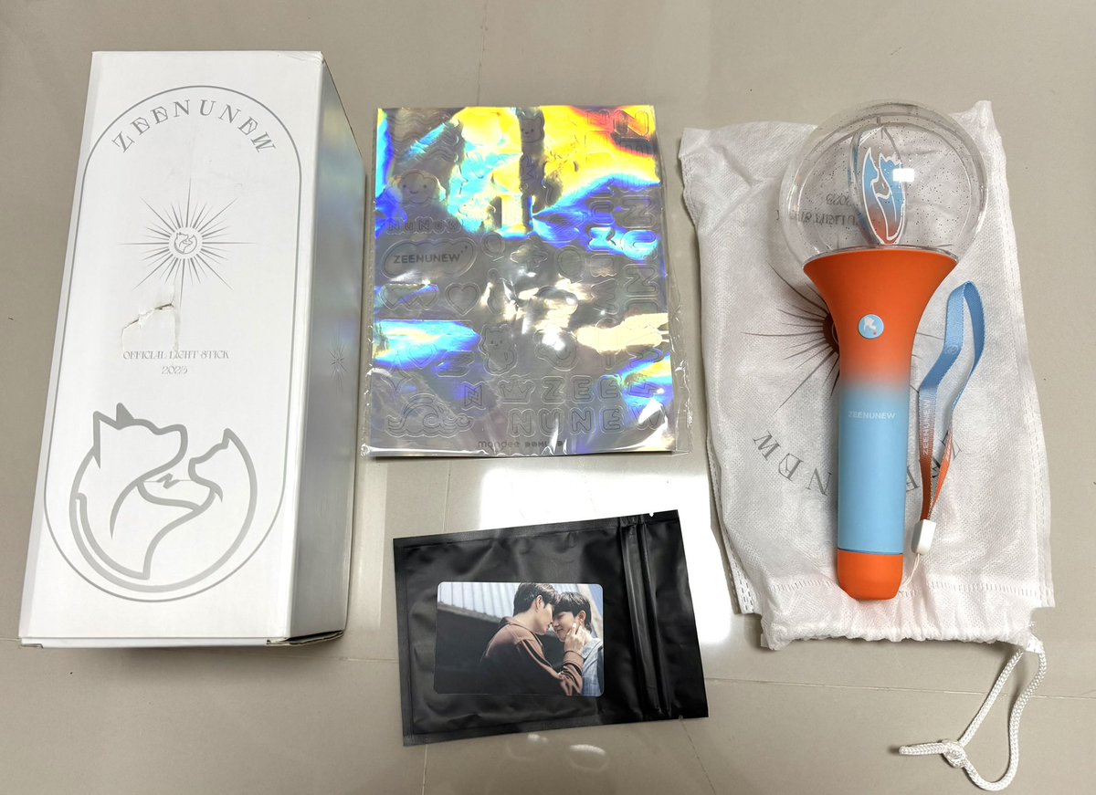 WTS แท่งไฟ บงคู่ เวอร์ 1 ซีนุนิว #ZeeNunew ได้ของครบ การ์ด , สติกเกอร์ , กล่อง , ถุงผ้า

💕1,250฿

สนใจ dm

#ตลาดนัดซนซน #ตลาดนัดซีนุนิว