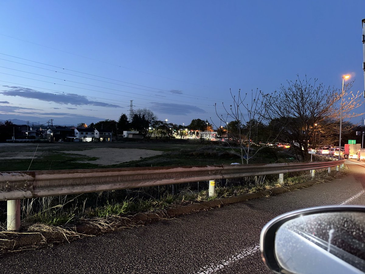 kinpyo's tweet photo. 東北道　下り
事故で白河ICで降りることに。
#東北道下り　#事故　#渋滞 https://t.co/muUwRa549N