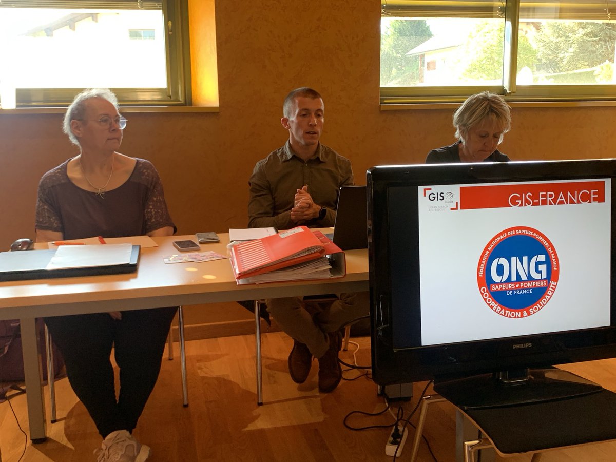 gis_france's tweet image. Assemblée générale du @gis_france . L’occasion de faire un bilan sur l’année 2025 qui a été dense mais également de remercier les #bénévoles les partenaires privés et institutionnels #solidarité #ong ⁦@PompiersFR⁩ @sdis74 ⁦@Dep_74⁩