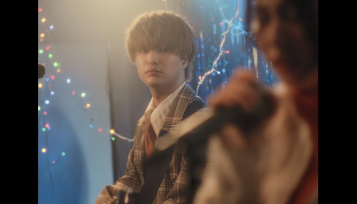 ono_kansou's tweet photo. 気づいてる人と気づいてない人って感じの対比が好き

#Sakurashimeji_ハウリング https://t.co/yWMslm0TGw