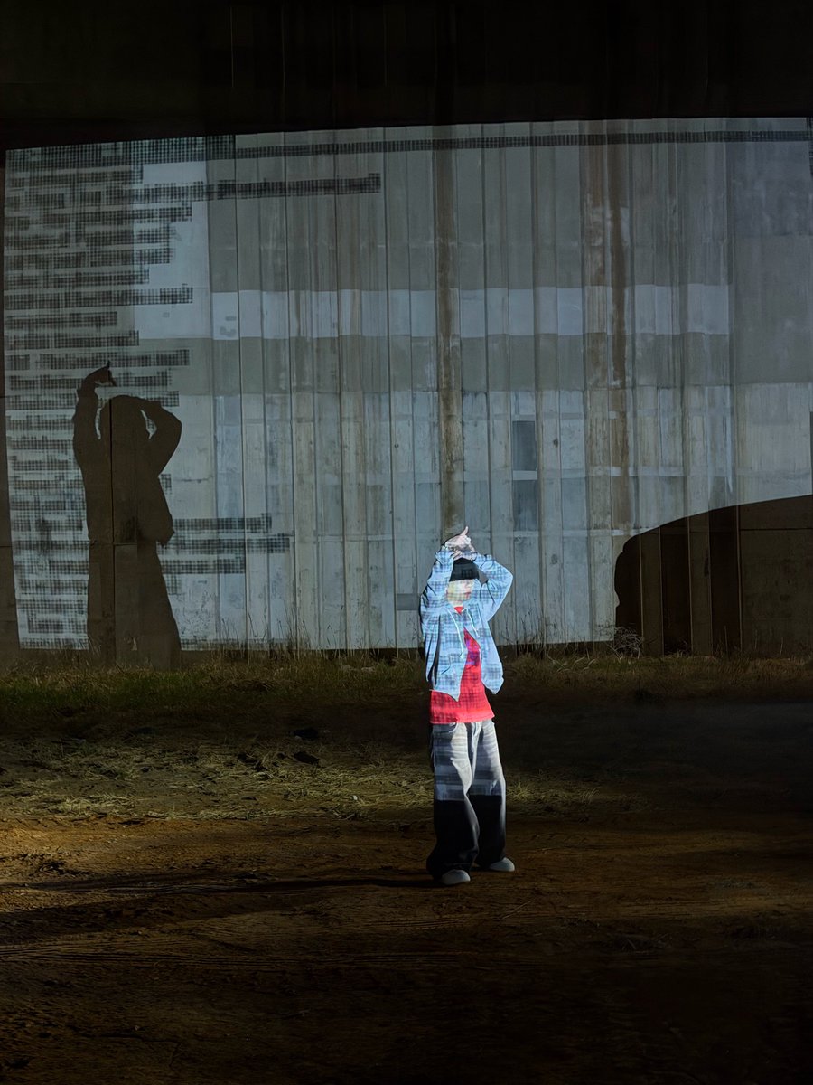 woowonjaebr's tweet image. 🫧 Woo’s bubble | 18.04.26

“Este papel de parede está meio ruim?"
“Tem essas também”

[+]

#woo #woowonjae #우원재