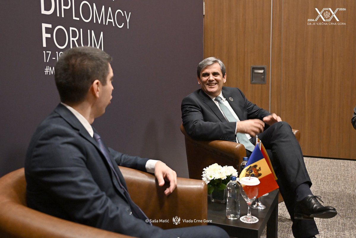 MFA_MNE's tweet image. DPM &amp;amp; FM Ibrahimović met with the Deputy Prime Minister and Foreign Minister of #Moldova @MoldovaMFA Mihai Popșoi @MihaiPopsoi reaffirming friendly bilateral relations and a shared commitment to further strengthening cooperation.

#Montenegro 🇲🇪, as the most advanced EU 🇪🇺