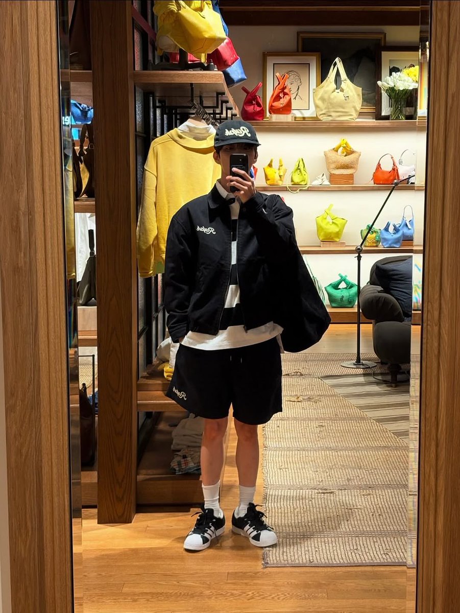 annette.🌻 tweet media