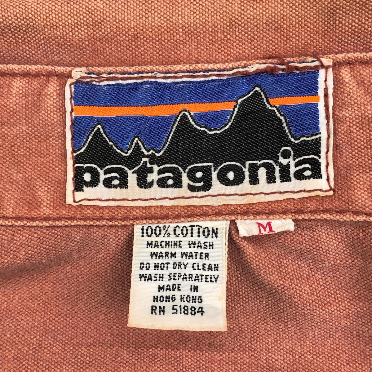 eaglebase2's tweet image. 本日8時の新商品！

PATAGONIA パタゴニア 70s ワークシャツ !

70s初期デカタグ
ピグメントダイのようにご使用で
表面が白っぽくなっていくような生地
キャンバス地で
アタリ色落ち感は独特で
とてもいい雰囲気があります

ぜひ、ご愛用ください
eaglebase.thebase.in
#古着 #パタゴニア好き