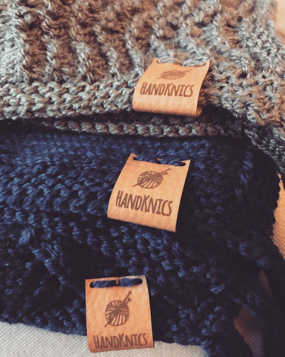 HandKnics's tweet image. So who was it that made that amazing hand knitted hat - HandKnics, you say?
Well, you'll find her on Etsy, don't you know.
Even takes custom requests!
Well I never! 😜 
handknics.etsy.com
#MHHSBD #CraftBizParty #UKGiftAM