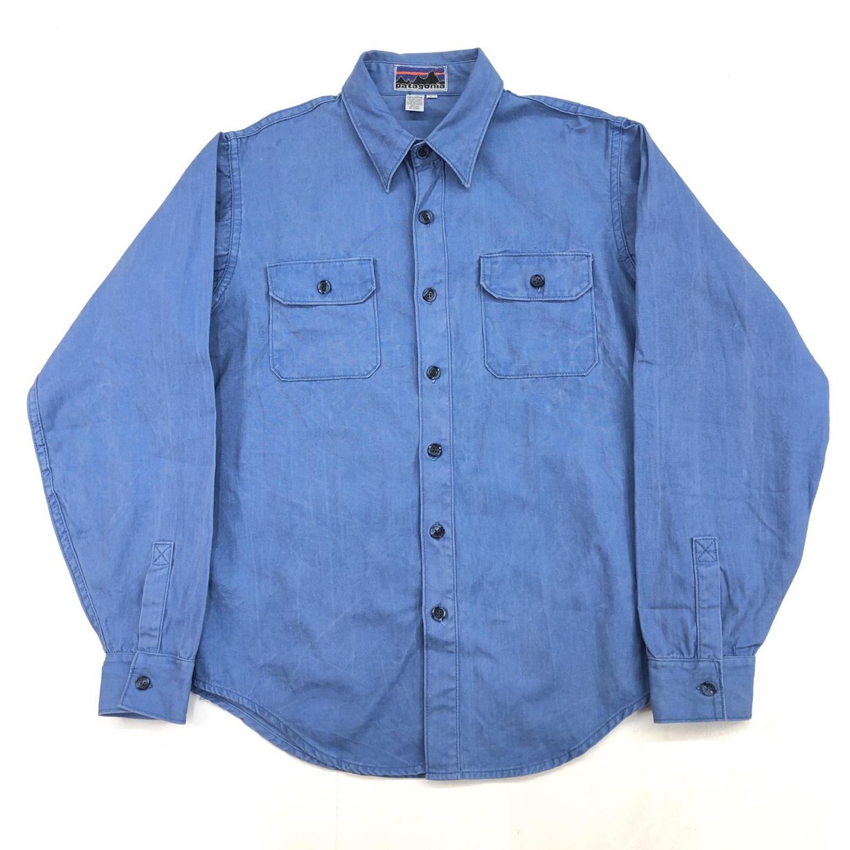 eaglebase2's tweet image. 本日8時の新商品！

PATAGONIA パタゴニア 70s ワークシャツ !

70s初期デカタグ
ピグメントダイのようにご使用で
表面が白っぽくなっていくような生地
キャンバス地で
アタリ色落ち感は独特で
とてもいい雰囲気があります

ぜひ、ご愛用ください
eaglebase.thebase.in
#古着 #パタゴニア好き